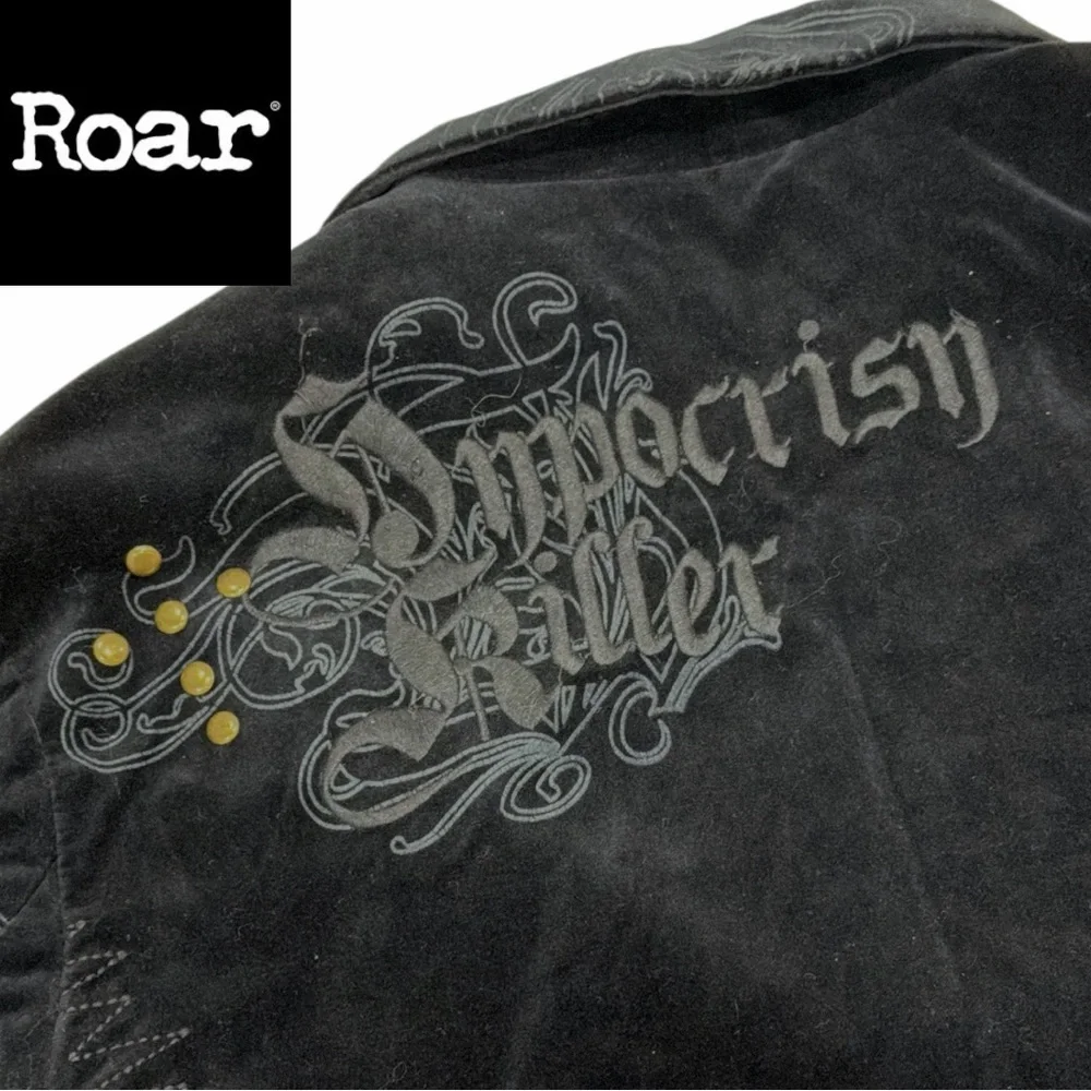 Roar Men's Black‎ Velvet Blazer with Embroidered Details - Size M
